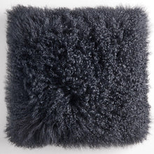 โหลดรูปภาพลงในเครื่องมือใช้ดูของ Gallery Ombre Mongolian Pillow 22"