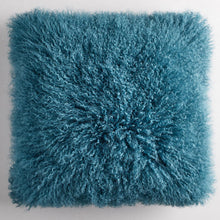 โหลดรูปภาพลงในเครื่องมือใช้ดูของ Gallery Ombre Mongolian Pillow 22"