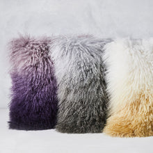 โหลดรูปภาพลงในเครื่องมือใช้ดูของ Gallery Ombre Mongolian Pillow 22"