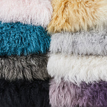 โหลดรูปภาพลงในเครื่องมือใช้ดูของ Gallery Ombre Mongolian Pillow 22"