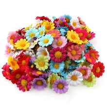 Load image into Gallery viewer, 100PC/lot  2.5cm Mini Daisy Decorative Flower Artificial Silk Flowers Party Wedding Decoration Home Decor(without stem) Cheaper
